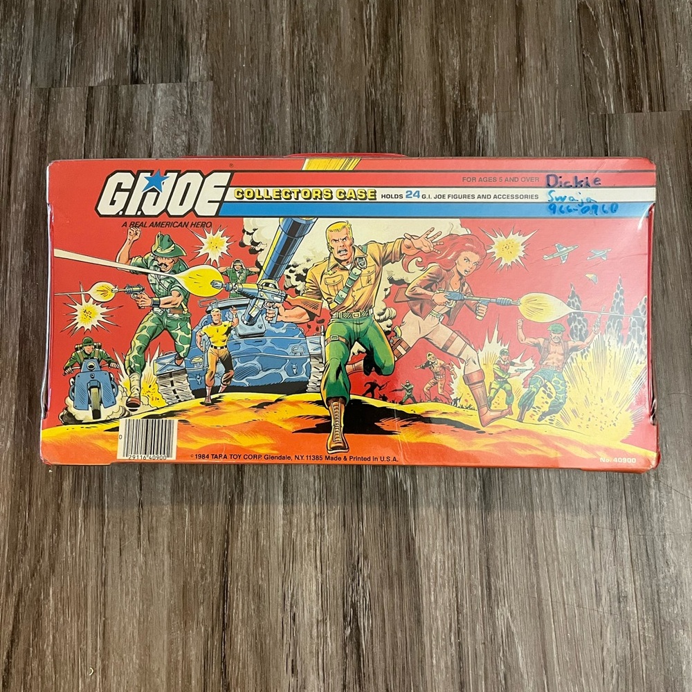 Collector's Case and figures-